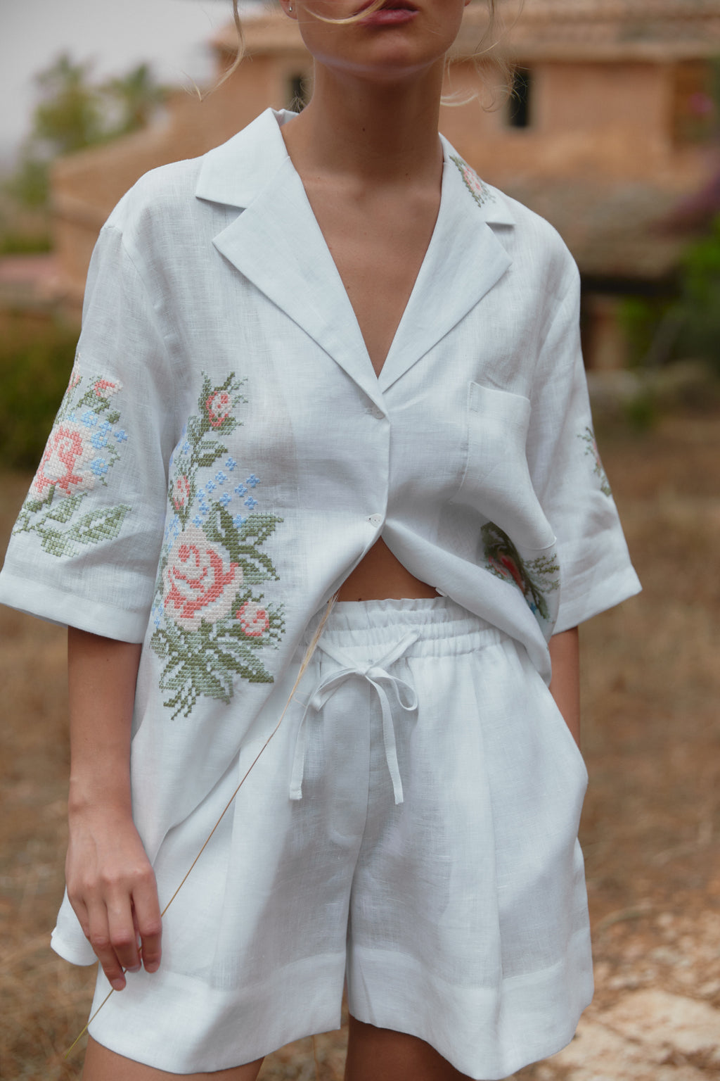 Women white linen costume set floral embroidery Eneida
