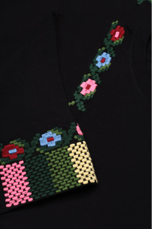 Embroidered cotton T-shirt in black