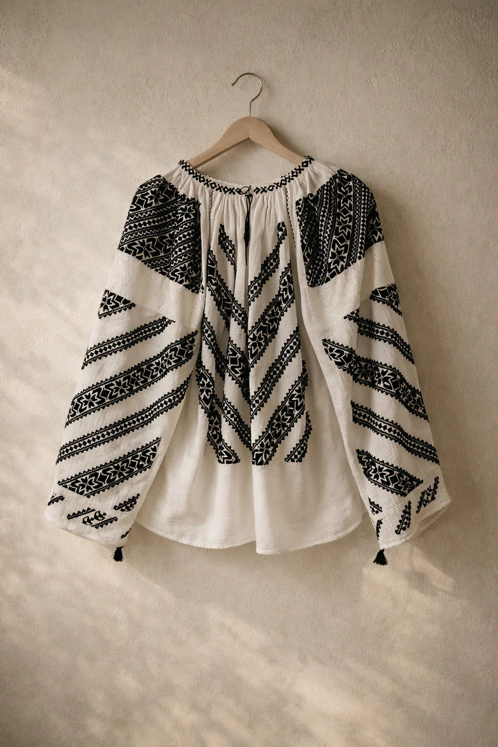 Hand-Embroidered Romanian Blouse – Model Nocturne