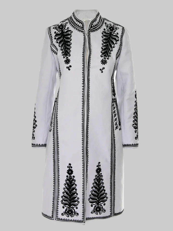 Sumanul Romanesc cu gaiatane. Romanian Coat with trimmings. Suman romanesc Gorj lucrat manual din lana de postav de oaie.  Patlon traditional.