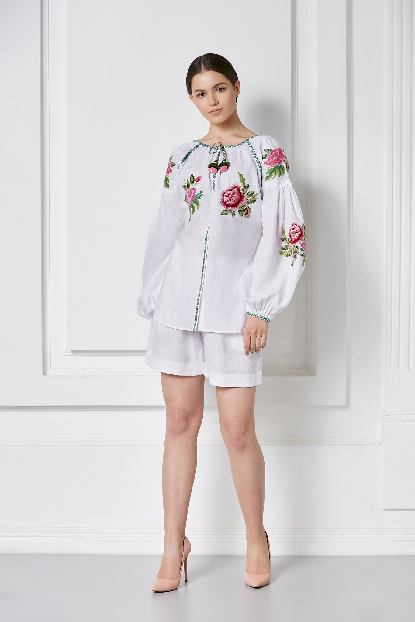 Floral Intricate Embroidery baloon sleeved blouse