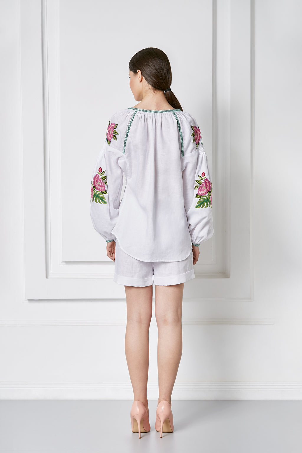 Floral Intricate Embroidery baloon sleeved blouse