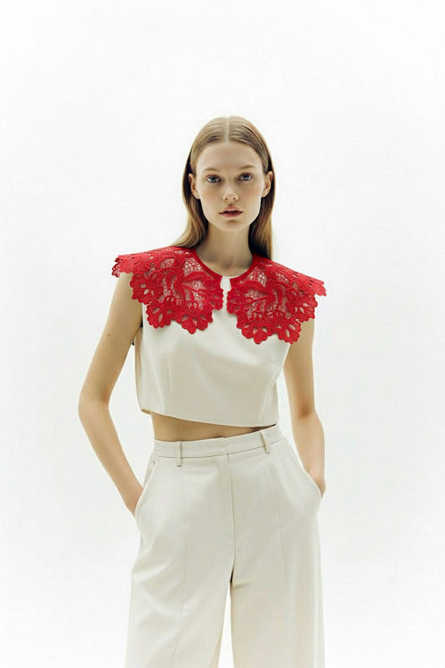 Hand-embroidered Richelieu cutwork detachable collar in red – embroidery detail