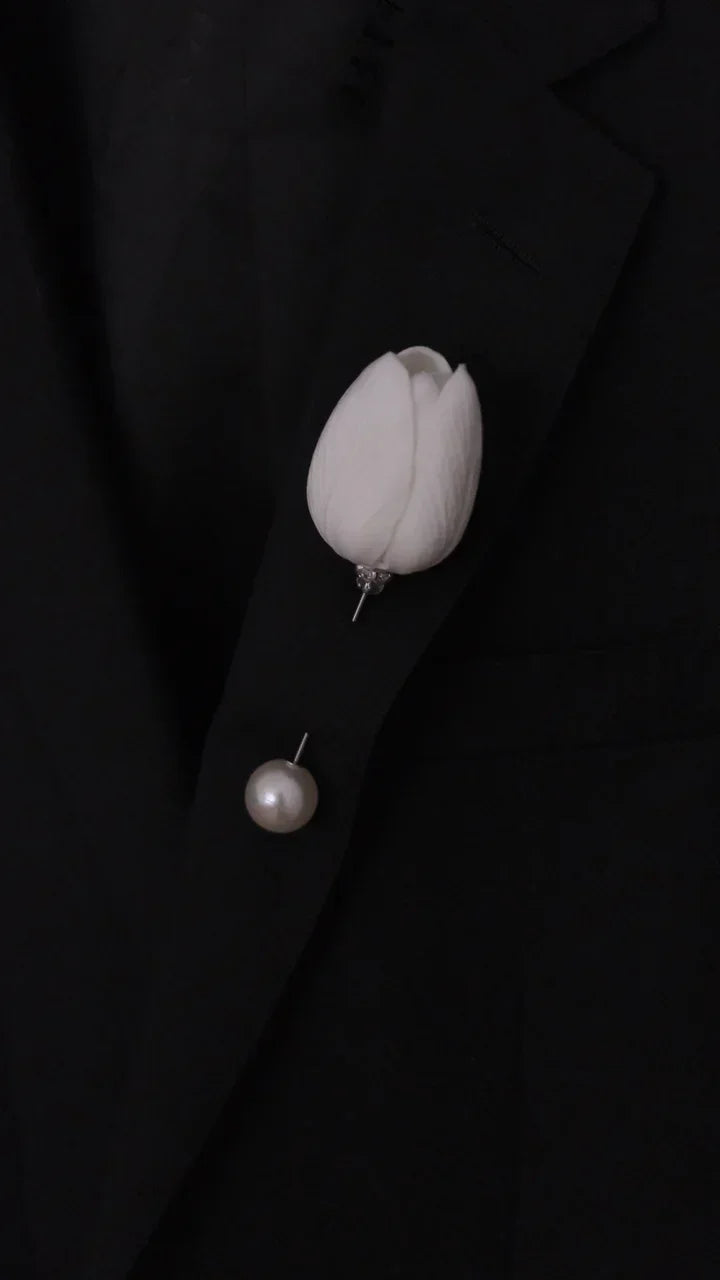 Tulip Lapel Pin White