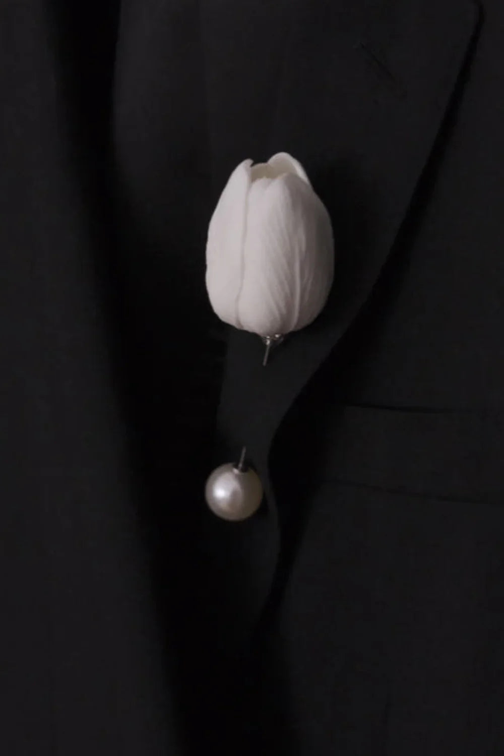 Tulip Lapel Pin White