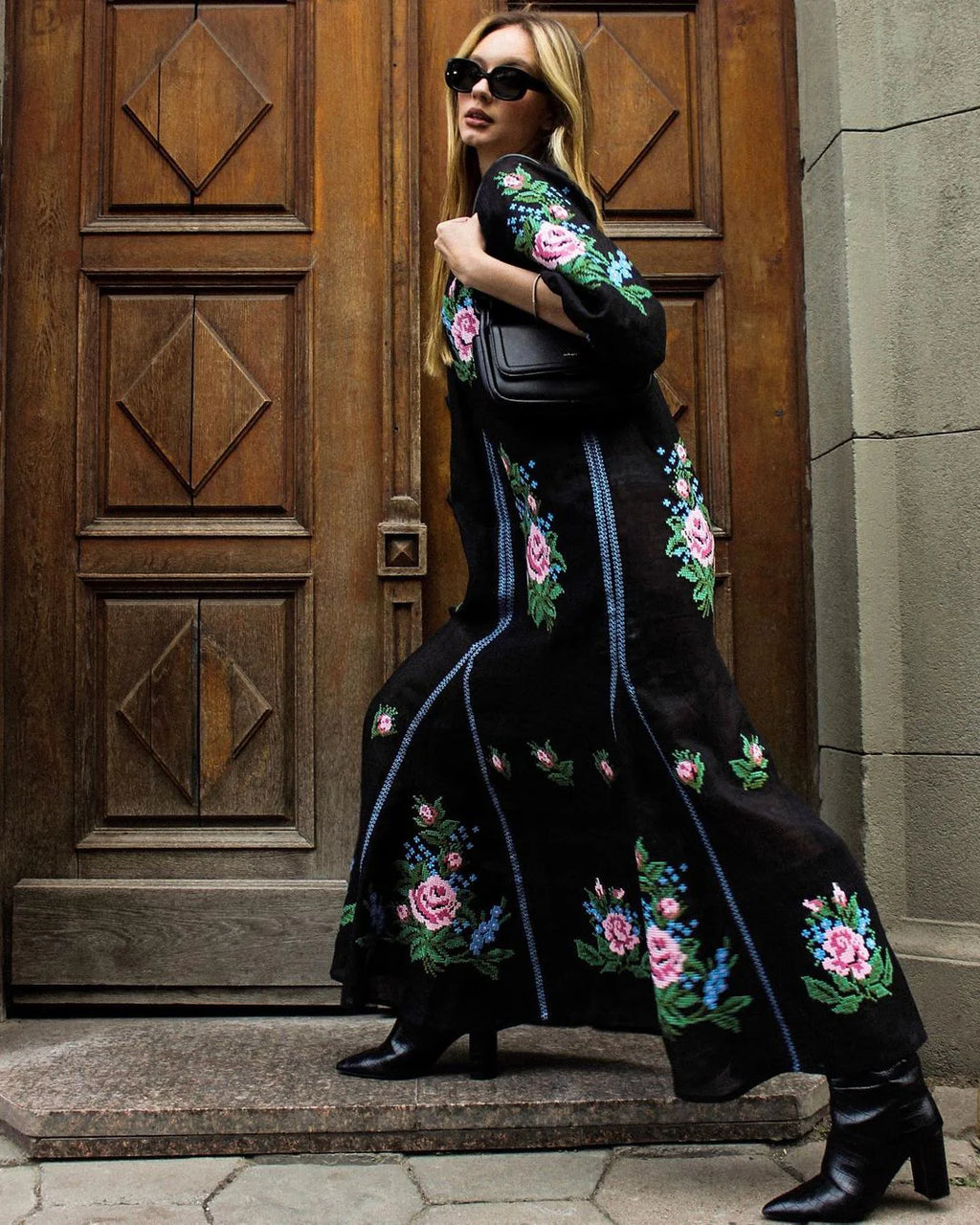 Evelyn Floral Embroidered Black Dress –