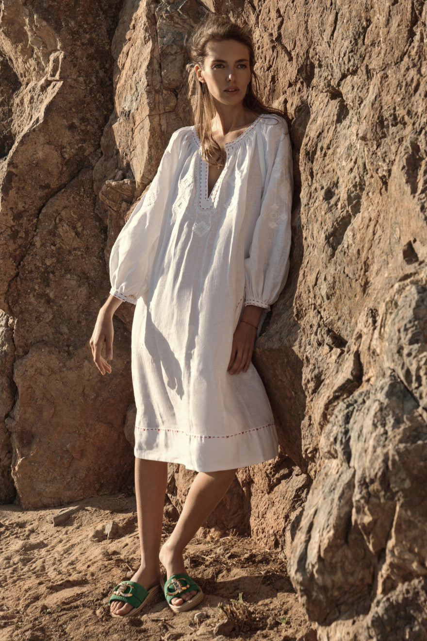 White embroidered linen tunic style dress Ozima My Sleepyng Gypsy