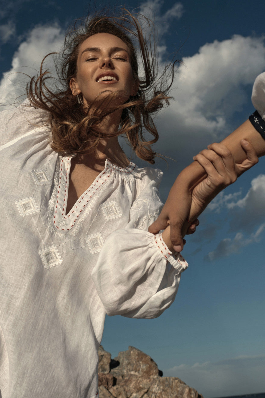 White embroidered linen tunic style dress Ozima My Sleepyng Gypsy