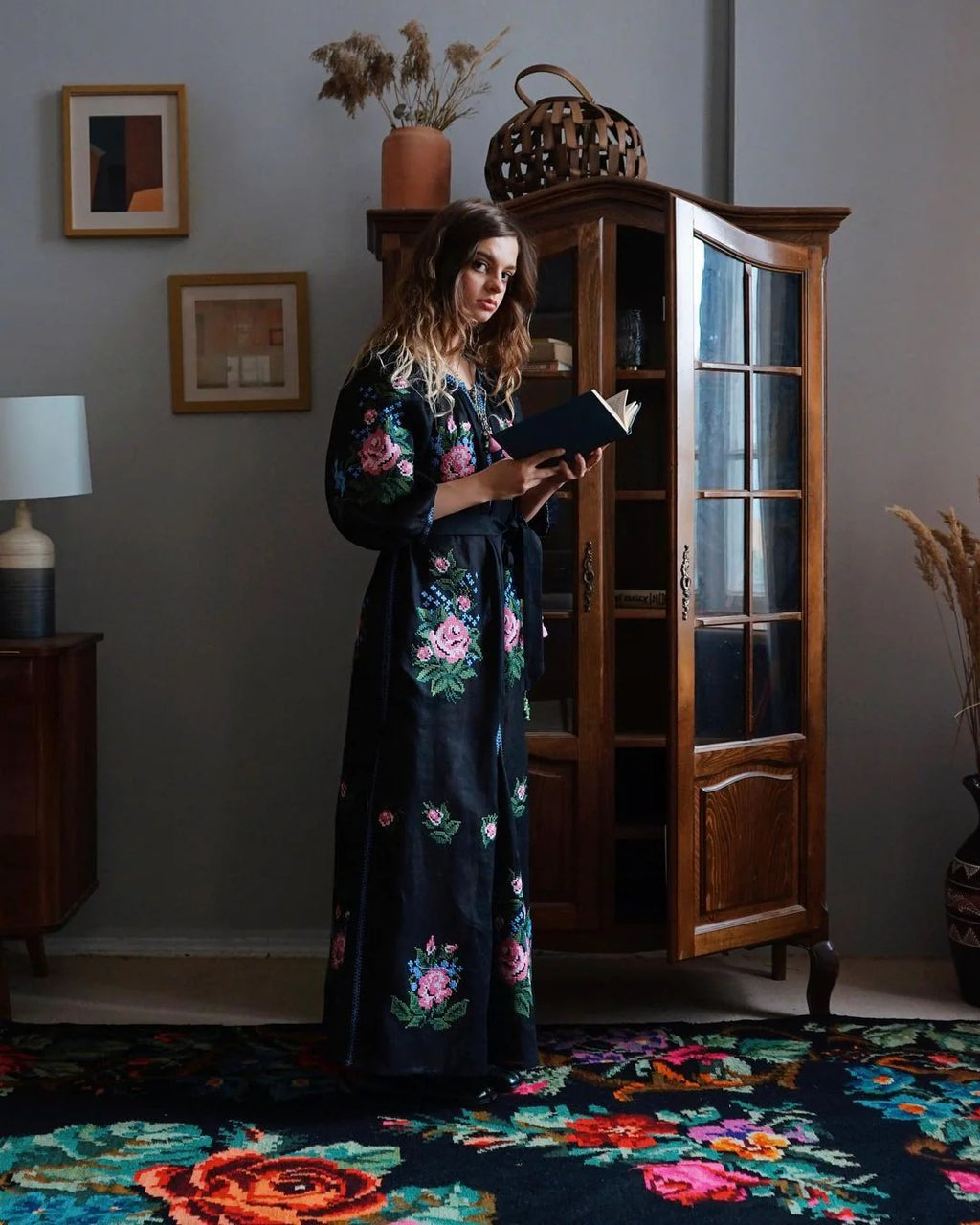 Evelyn Floral Embroidered Black Dress –