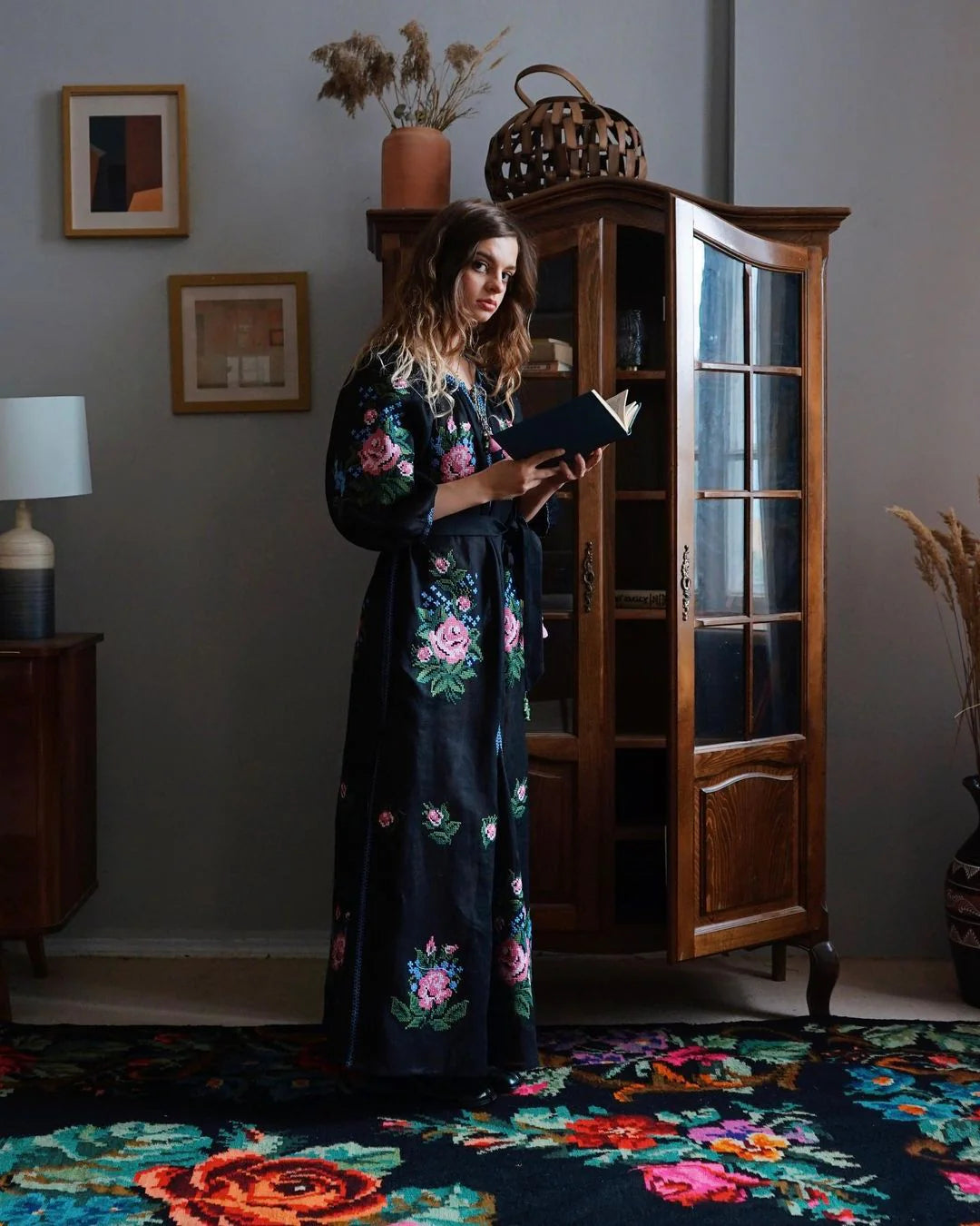 Evelyn Floral Embroidered Black Dress –