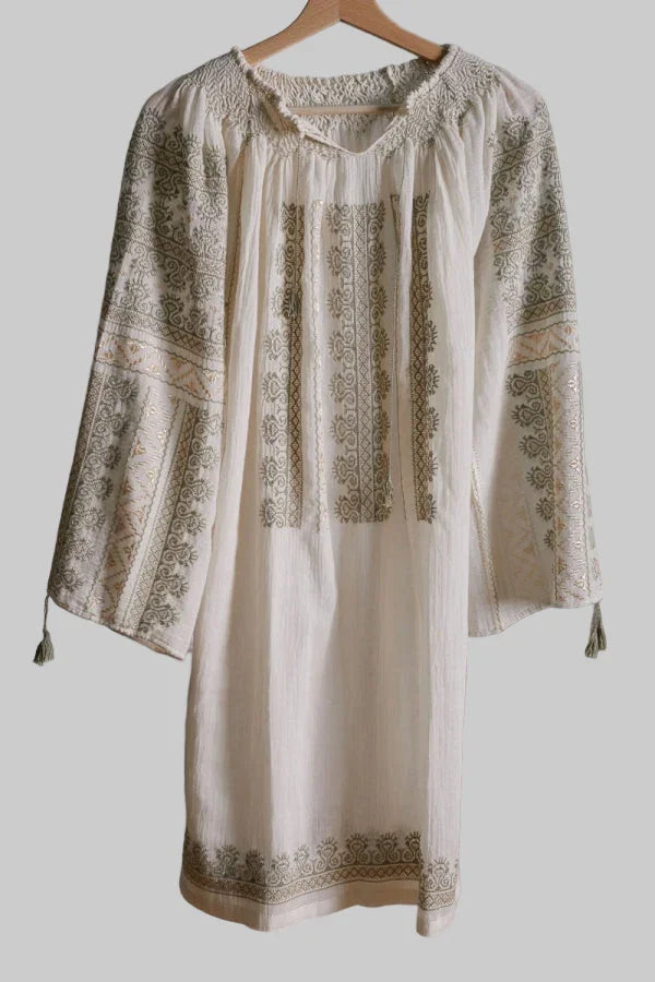 Rochie Traditionalã 'Creasta Cocoșului' Lucrată Manual